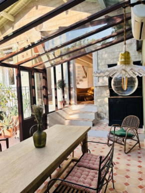 Maison atypique au coeur de Montpellier, cours et parking